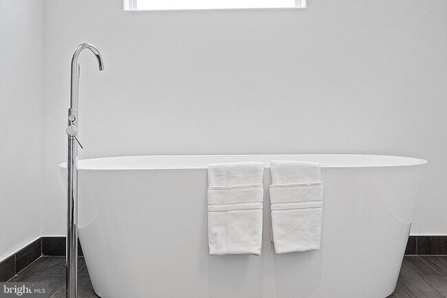 Building Photo - 1524 S 25th St