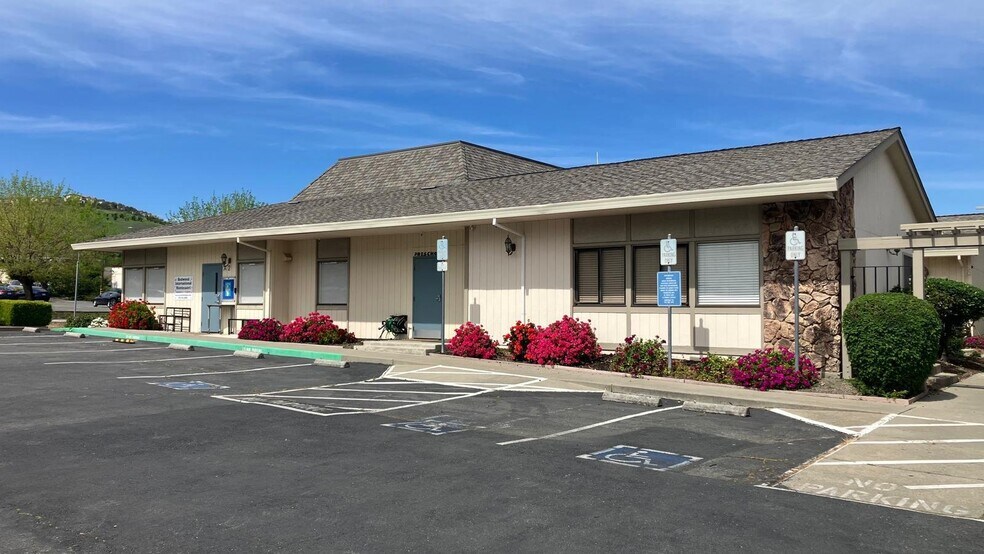 Building Photo - 2400 Old Crow Canyon Rd