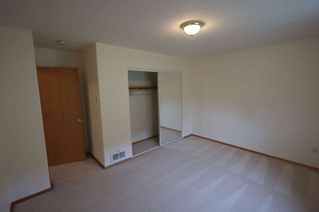 Building Photo - 3 bed 2 bath near Carrie Blake Park, in Sequim