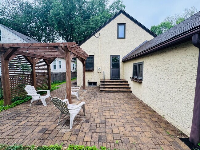 Building Photo - Charming 4-Bedroom Home with 3 Full Baths & Beautiful Hardwood Floors at 5125 Columbus Ave, Minne...