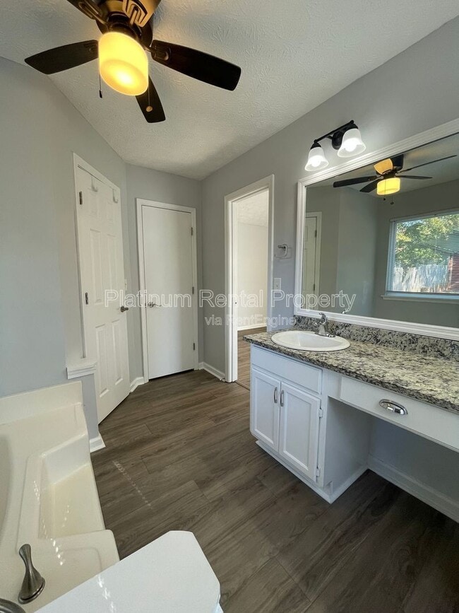 Building Photo - 1630 Creek Crossing SE