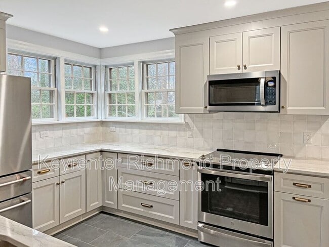 Building Photo - 4233 Pawnee Rd