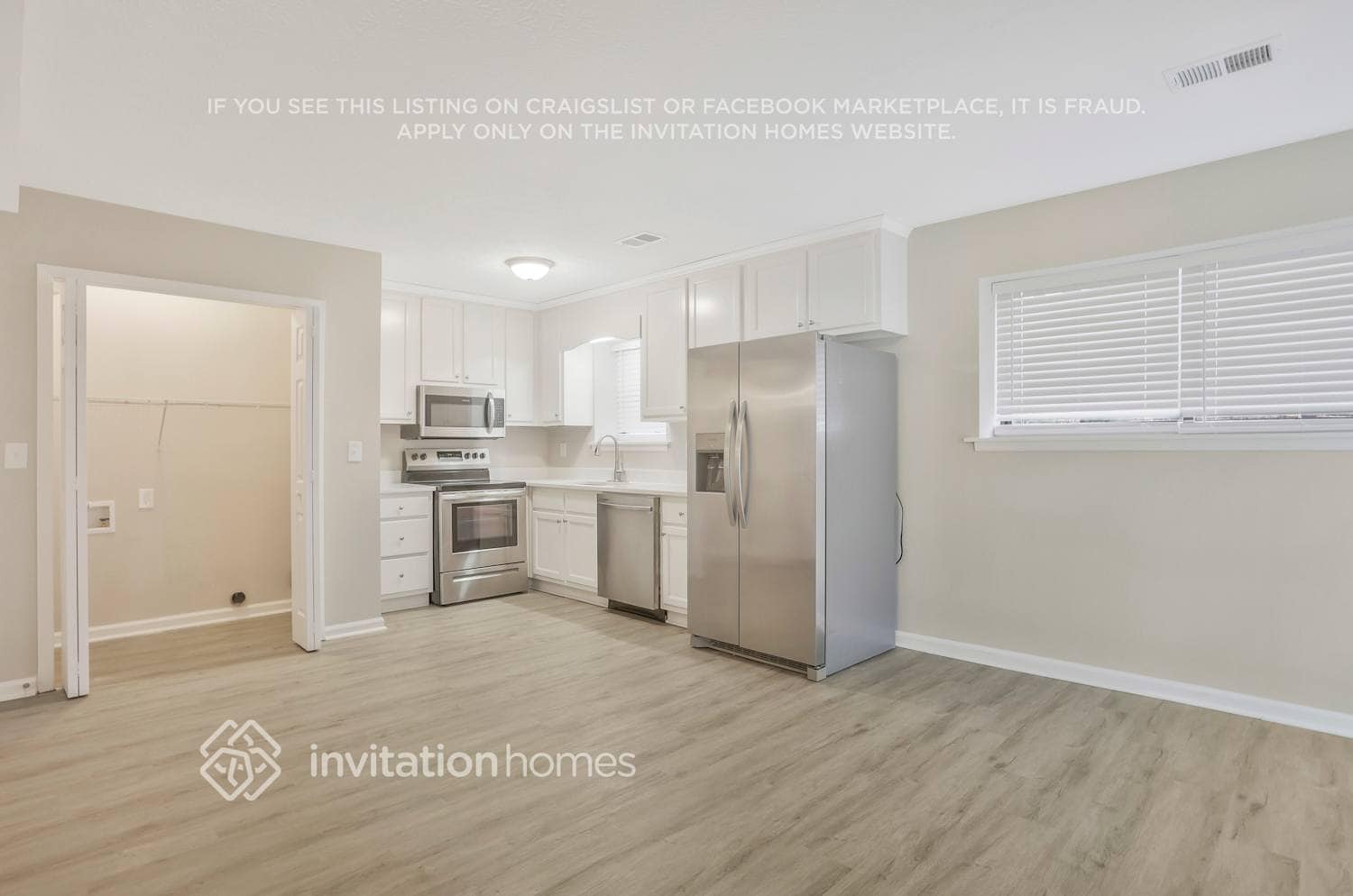 Building Photo - 4061 Oak Stone Dr