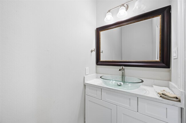 Building Photo - 9320 Coffee St