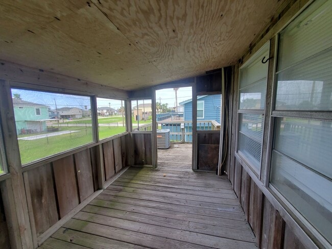 Building Photo - West End Jamaica Beach Cottage
