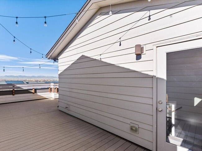 Building Photo - 2504 N Moline St