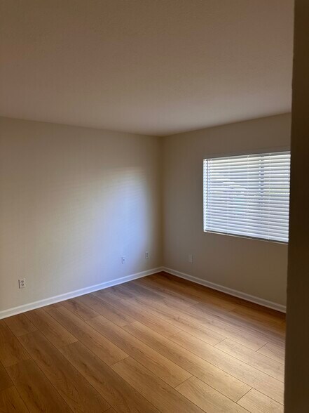 Building Photo - 14156 Oro Grande St