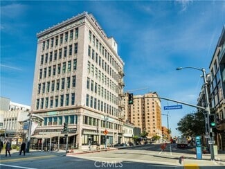 Building Photo - 207 E Broadway