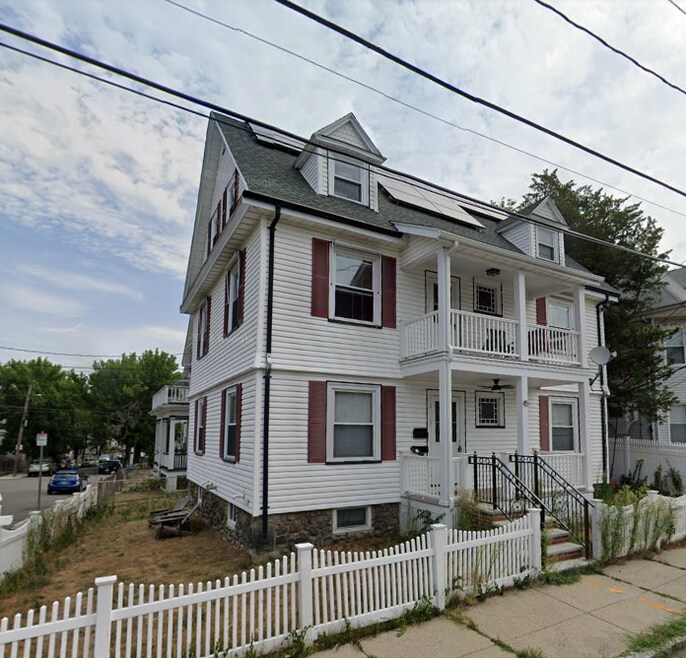 Building Photo - 45 Montcalm Ave
