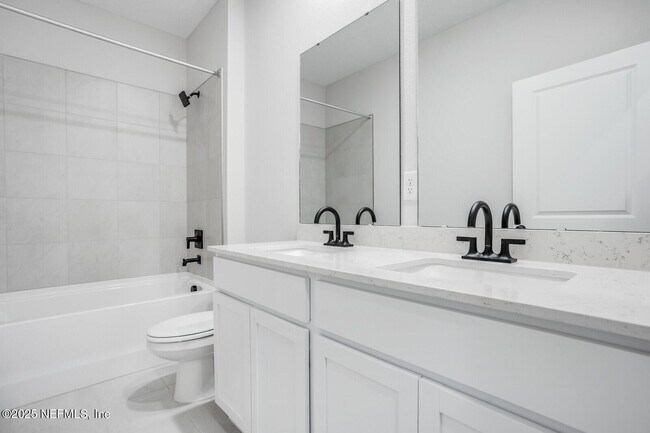 Building Photo - 95999 Surrey Pl