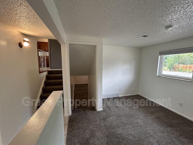 Building Photo - 9954 W Maryland Dr