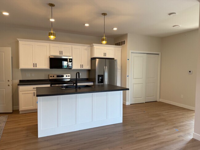 Primary Photo - 2305 Ave G