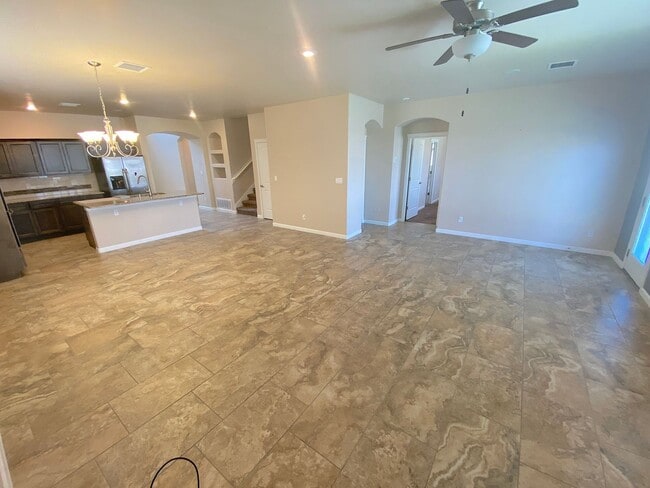 Building Photo - Gorgeous 4bed/3.5bath with 2 Master Bedrooms!