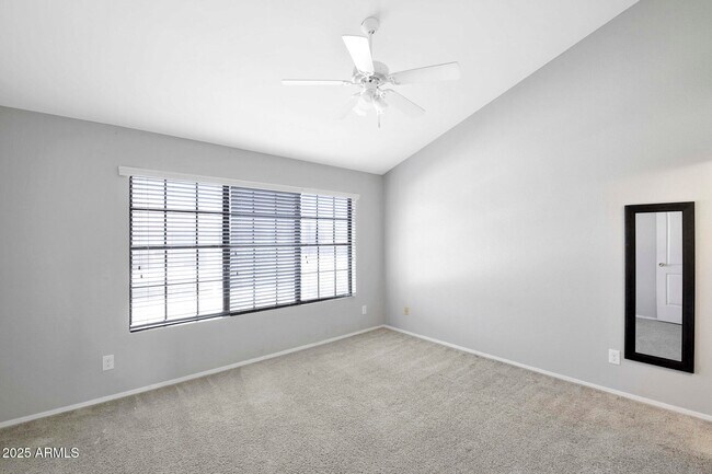 Building Photo - 3921 W Ivanhoe St