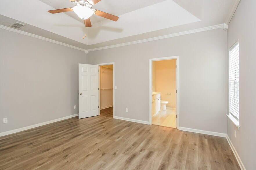 Building Photo - 3615 Clubside Walk