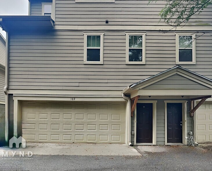 Building Photo - 169 Herring St