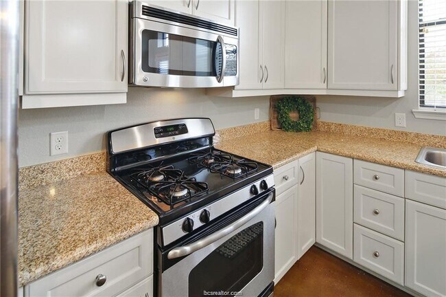 Building Photo - 4289 Hollow Stone Dr