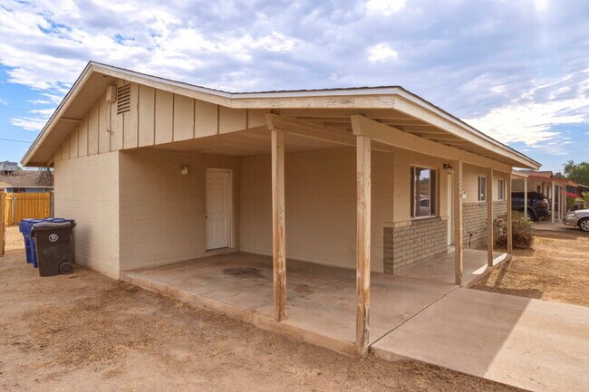 Building Photo - 1224 E 9th Ave