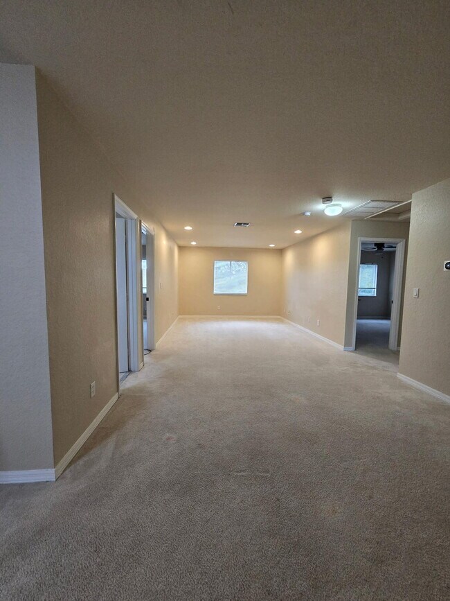 Building Photo - 1999 Newport Isles Blvd