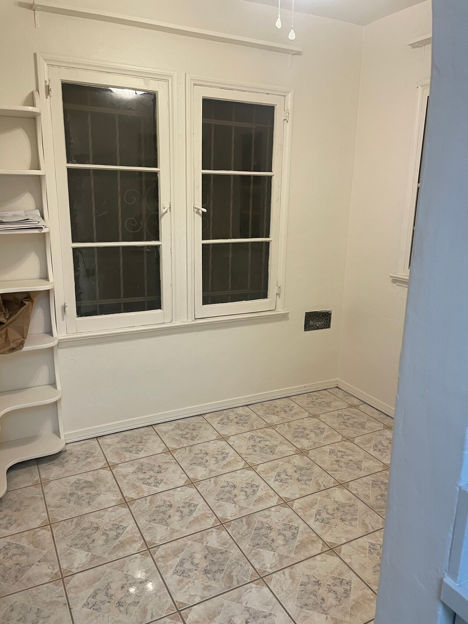 Kitchen nook (1) - 1208 W 81st Pl