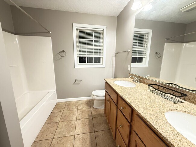 Building Photo - 35-37 Westwood Drive