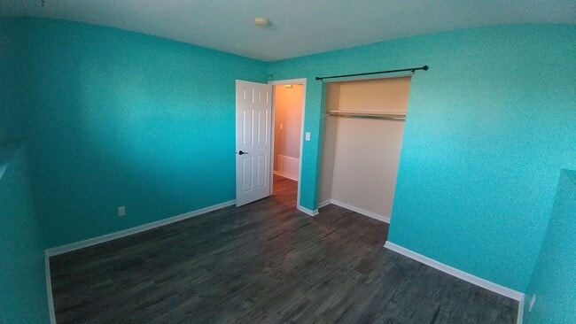 Building Photo - Spacious 4 bedroom 2 Bath Single Family Mt Pleasant
