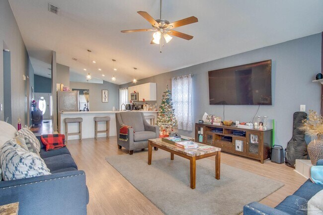 Building Photo - 2005 Tujaques Pl