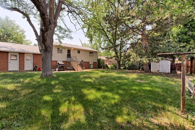 Building Photo - 2110 Applewood Rd