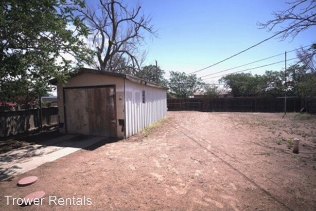 Building Photo - 3 br, 1 bath House - 1211 Autumn