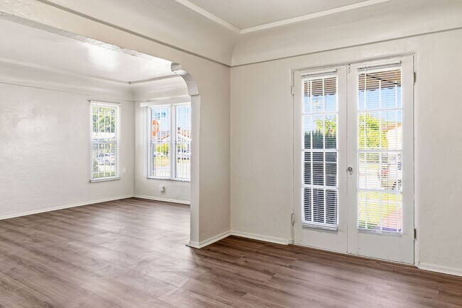 Building Photo - Coming Soon - Renovated Hyde Park Gem Near SoFi, LAX & Metro K Line