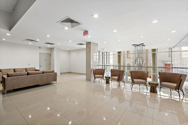 Building Photo - 1700 Park Ave