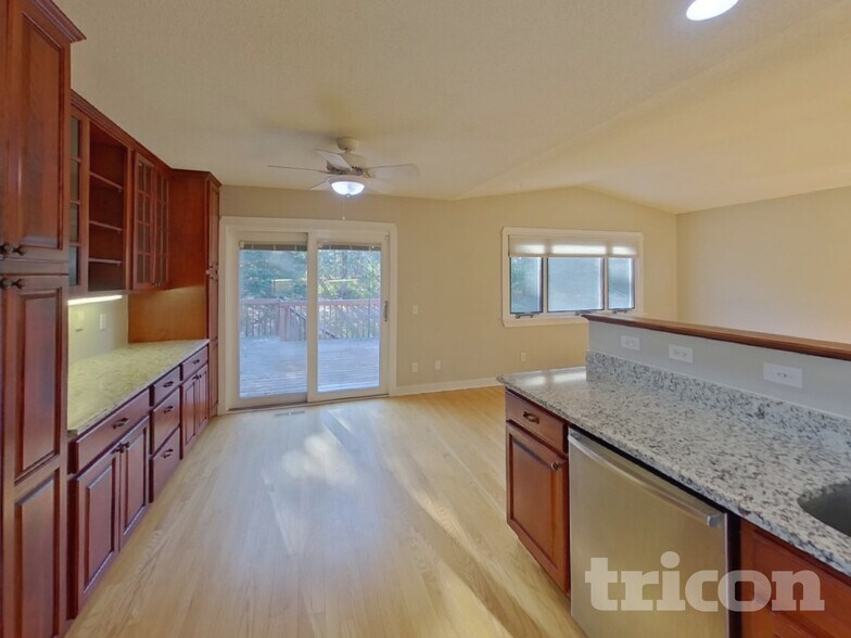 Building Photo - 1701 116th St E