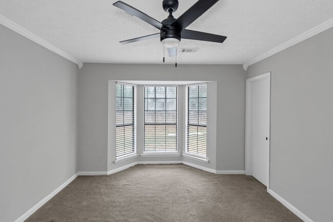Building Photo - 321 Summerwood Ln