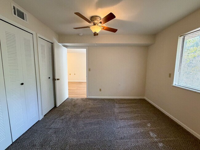 Building Photo - 2/2 Condo in Treehouse Village - Available...