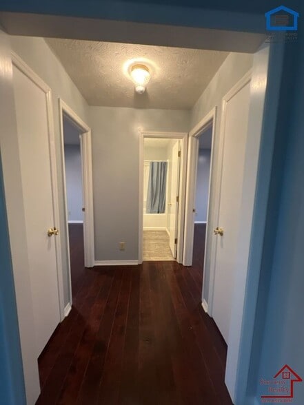 Building Photo - 1155 Carol Ln