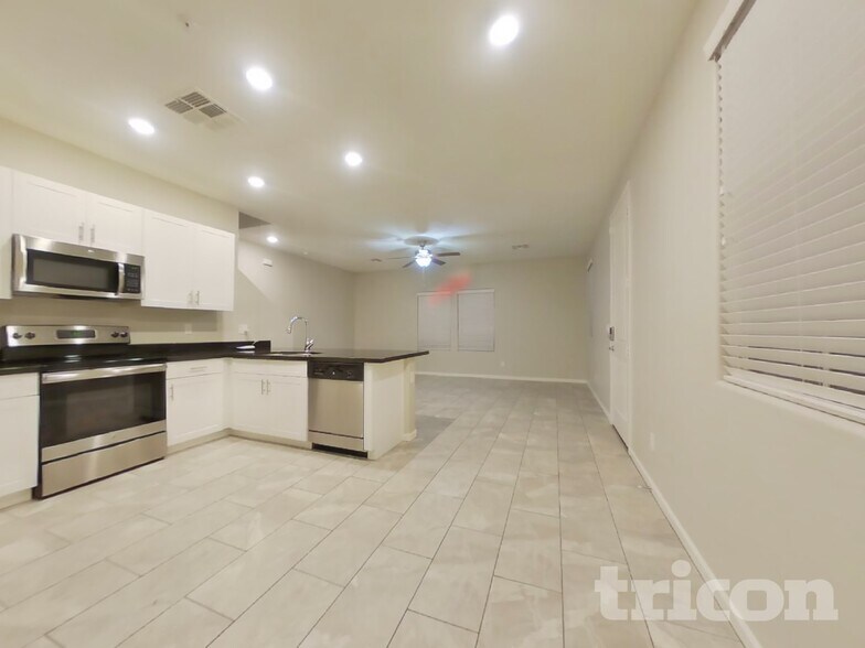 Building Photo - 12572 W Lindbergh Dr