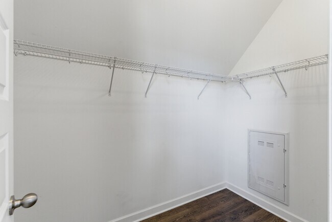 Building Photo - 114 Walden Village Ct