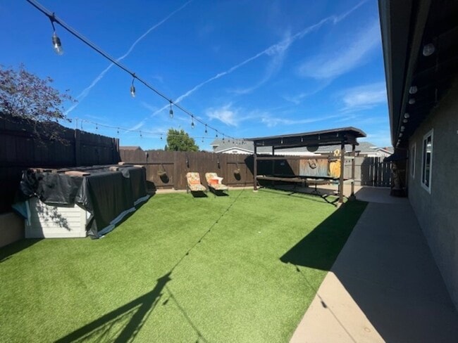 Building Photo - 2103 Starburst Ln