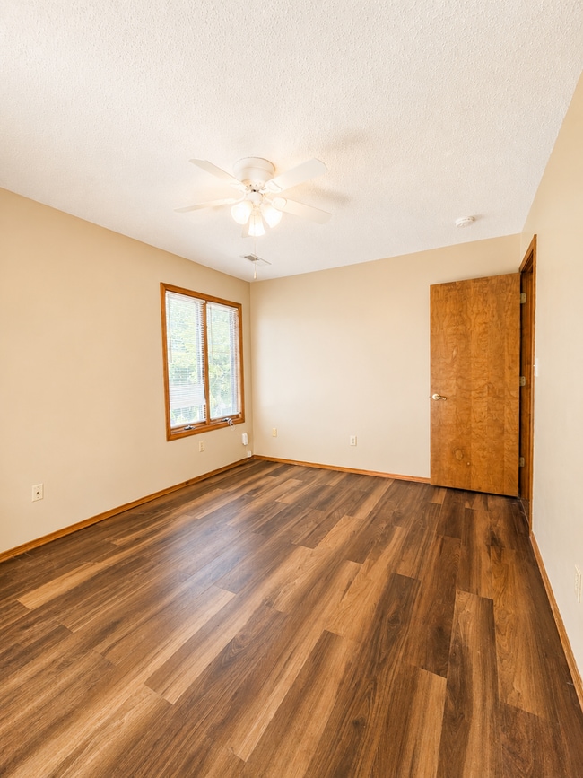 Building Photo - 510 E Elm St