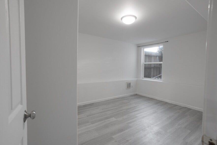 Building Photo - 346 Monticello St