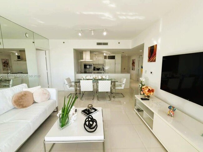 Building Photo - 495 Brickell Ave