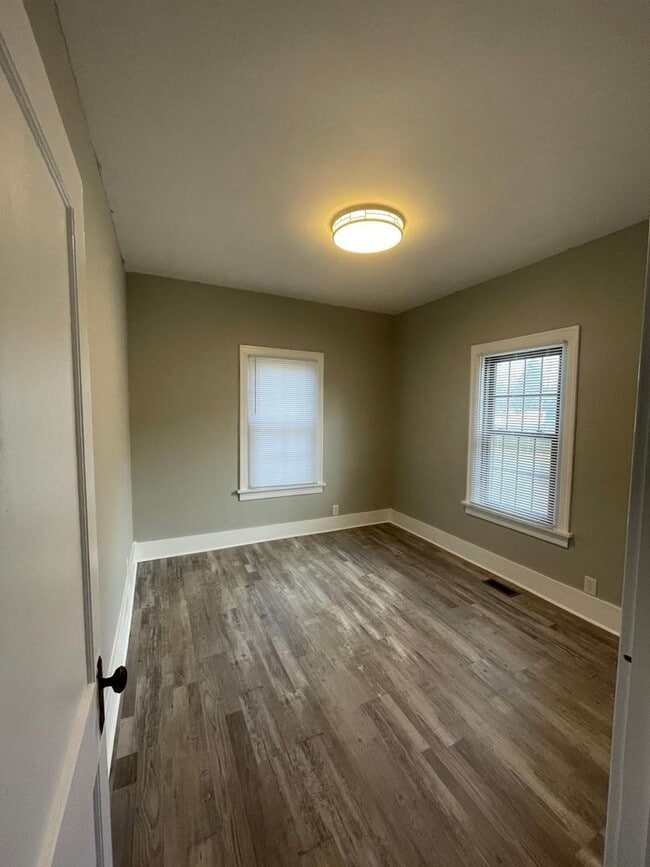 Building Photo - Charming 2-Bedroom Home with Full Basement