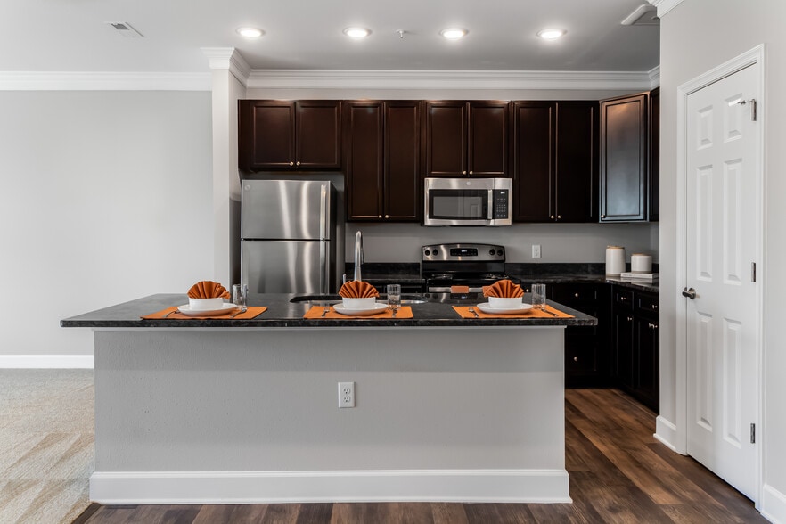 Primary Photo - Meadow Branch Luxury Apartments