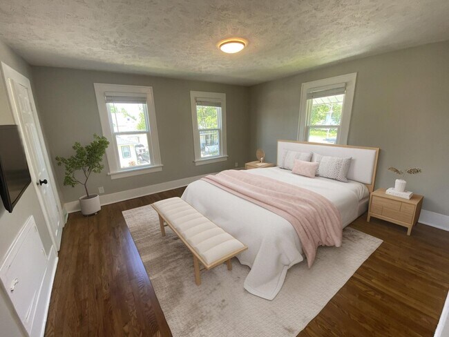 Building Photo - Fully Remodeled 3Bedroom House!