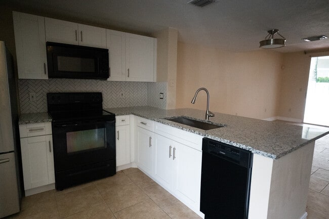 Building Photo - 1088 Jeffery St