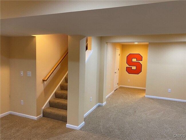 Building Photo - 107 Shaker Heights