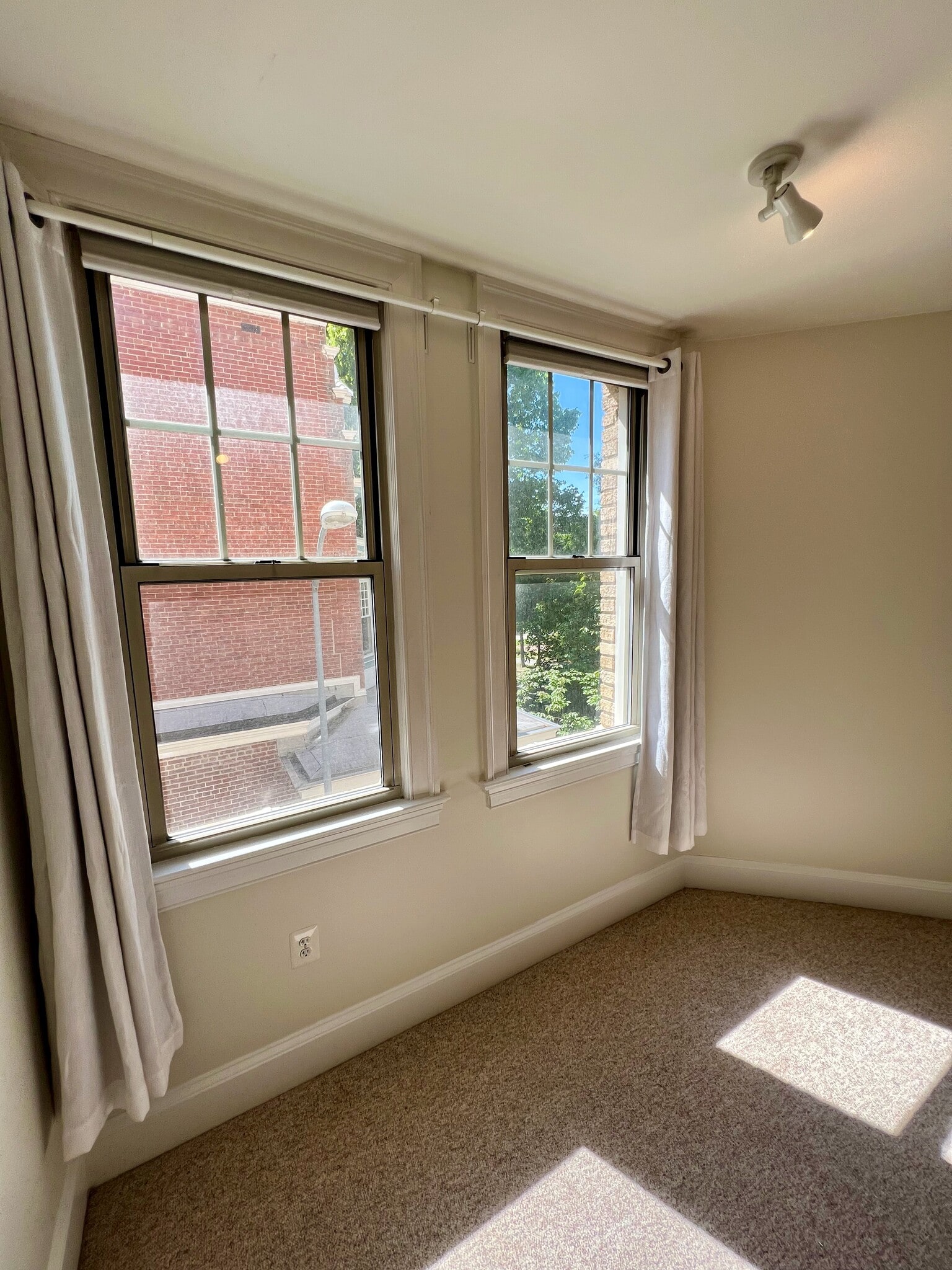 Primary Bedroom - 3220 17th St NW