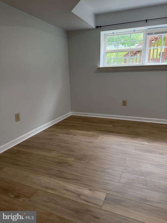 Building Photo - 323 Glenn Rose Cir