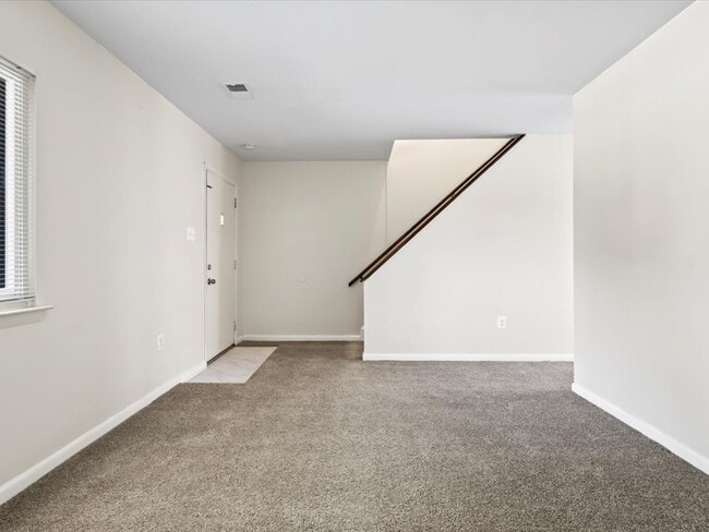 Building Photo - 8633 Madera Ct