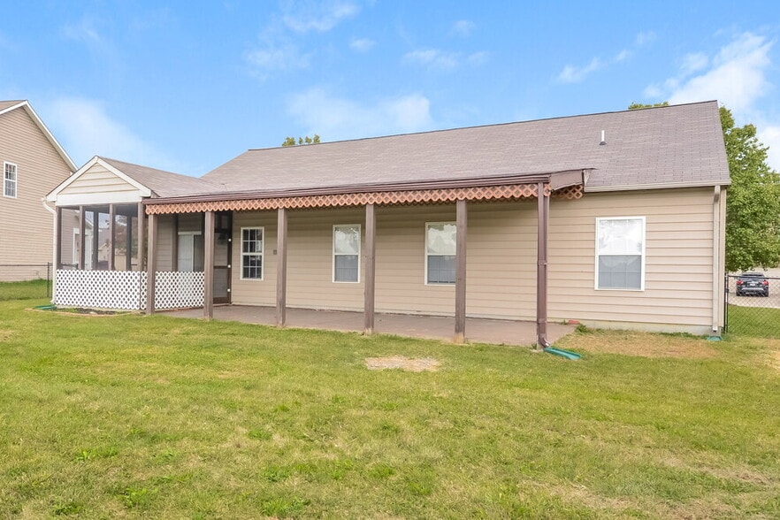 Building Photo - 9721 Stonewall Ln